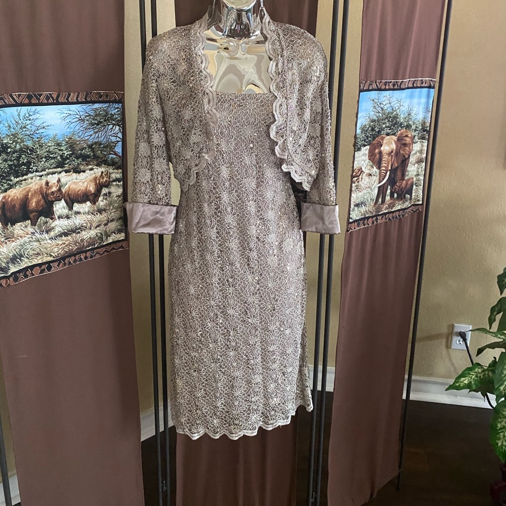 Womens Special occasion dress and jacket. R&MRichards size 8.